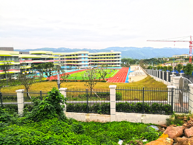 重慶合川西南大學銀翔實驗小學圍墻柵欄項目